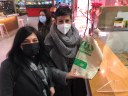 Repartiment de bosses de cotó plegables al comerç de proximitat